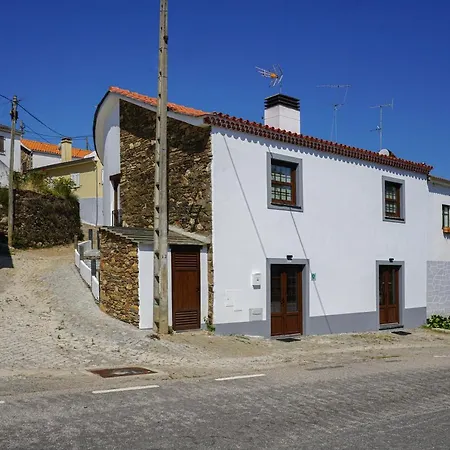 Holiday home Casa Do Fincao Braganca